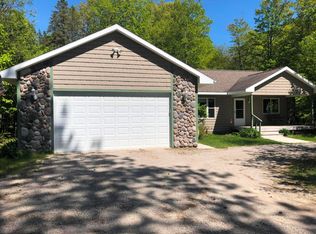4529 White Wolf Trl, Alanson, MI 49706