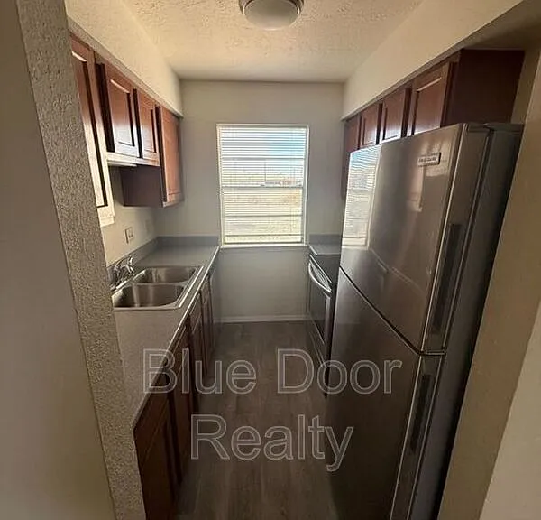 4601 Carlisle Blvd NE #H1 — Photo 4