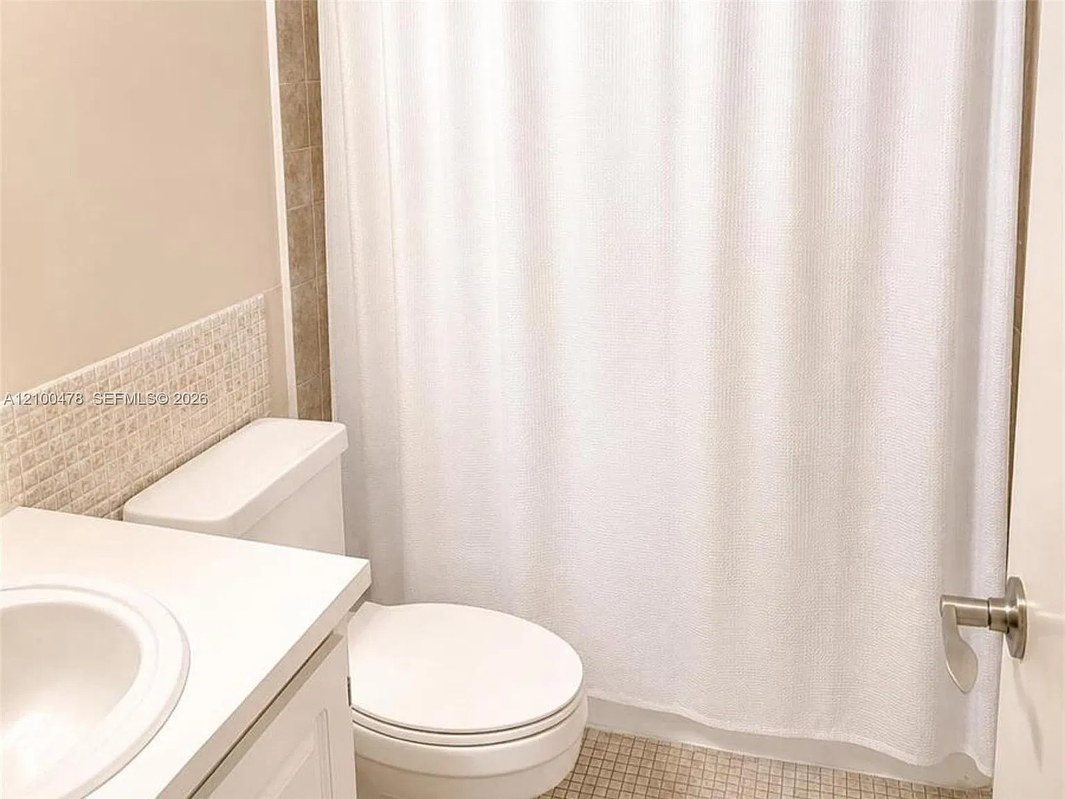 Bayview Palms Condo — Photo 4