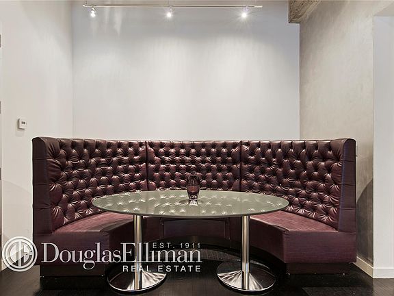 3rd image of 419 W 55th St APT 5D