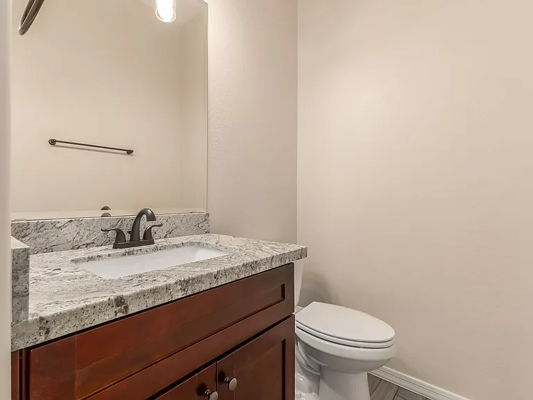 2338 W Sierra Vista Dr — Photo 10
