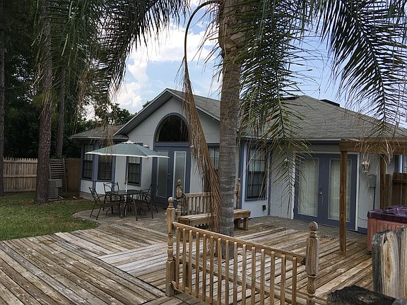 2nd image of 810 Long Lake Dr