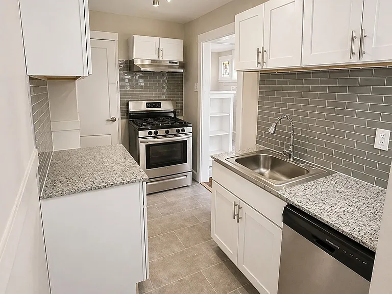 748-758 Shady Dr E — Photo 24