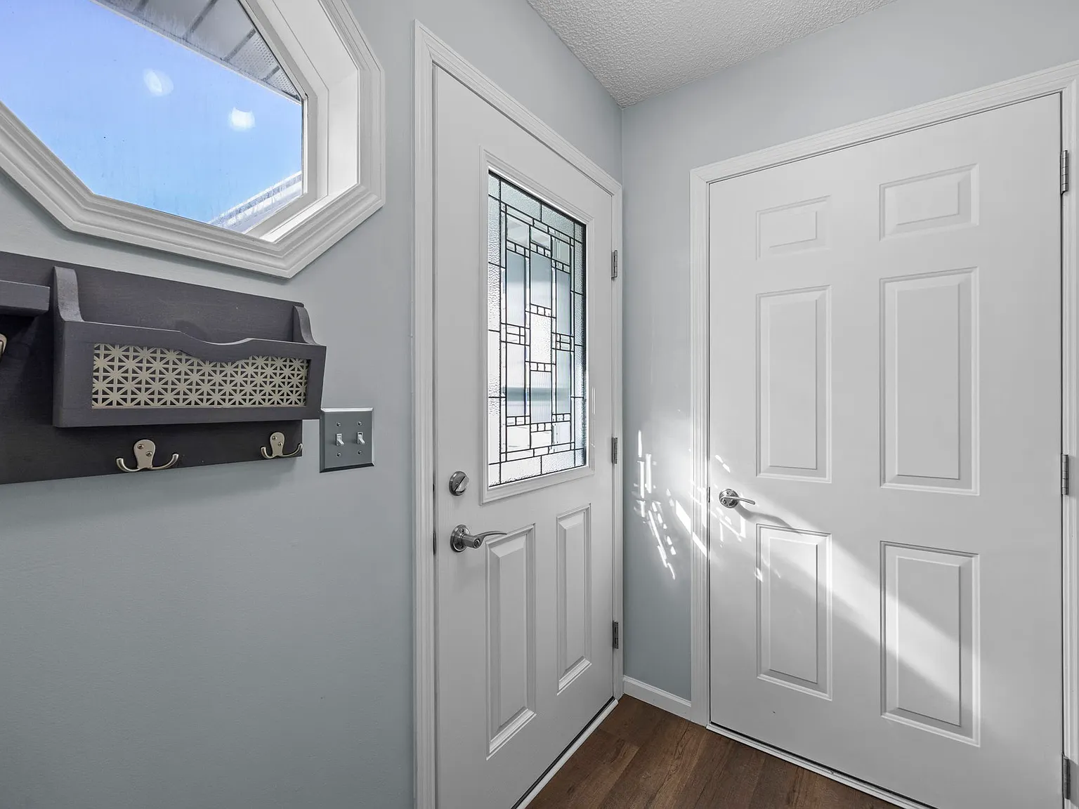 4 bed, 1870 sqft, $2,695 — Photo 4
