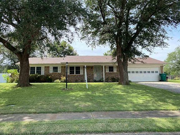 2nd image of 507 Twin Oaks Ave