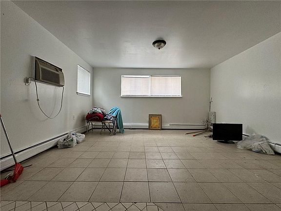 5th image of 1611 E 92nd St