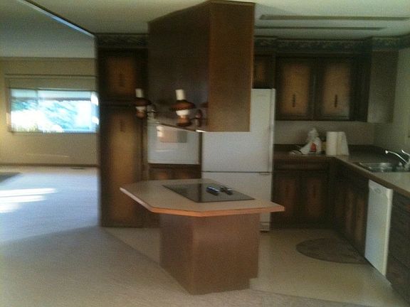 4th image of 1081 Mt Villa St