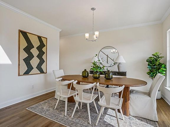 Lexington II - Dining Room