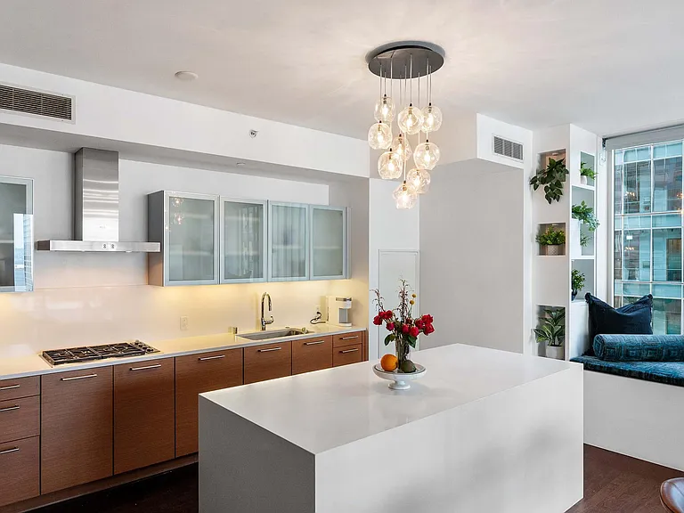 301 Mission St #27B — Photo 14