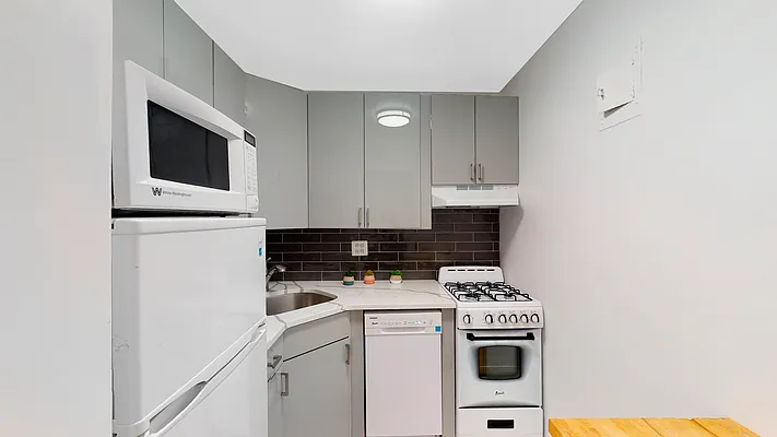 Rented by Direct Properties New York | media 63