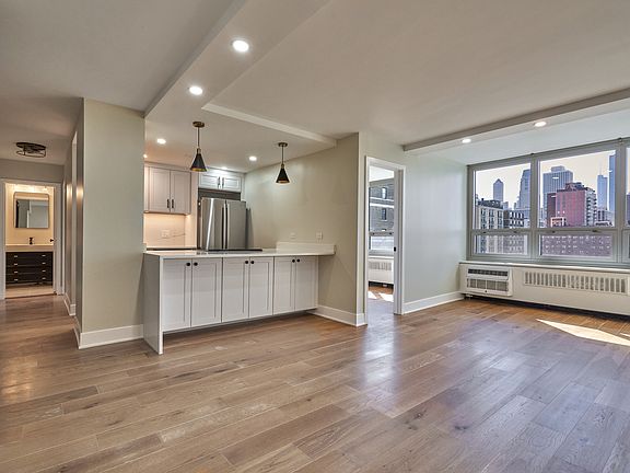 4th image of 88 W Schiller St APT 1204L