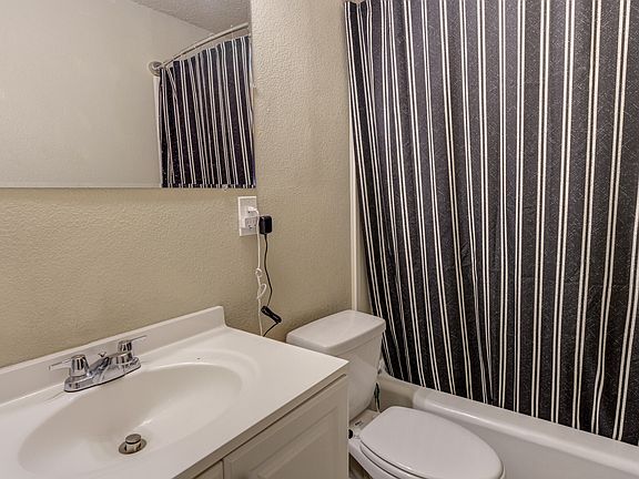 4th image of 2706 37th St