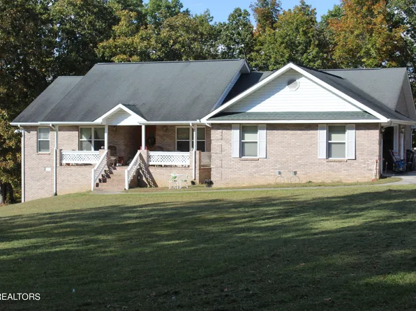 421 Forest Dr, Crossville, TN 38555