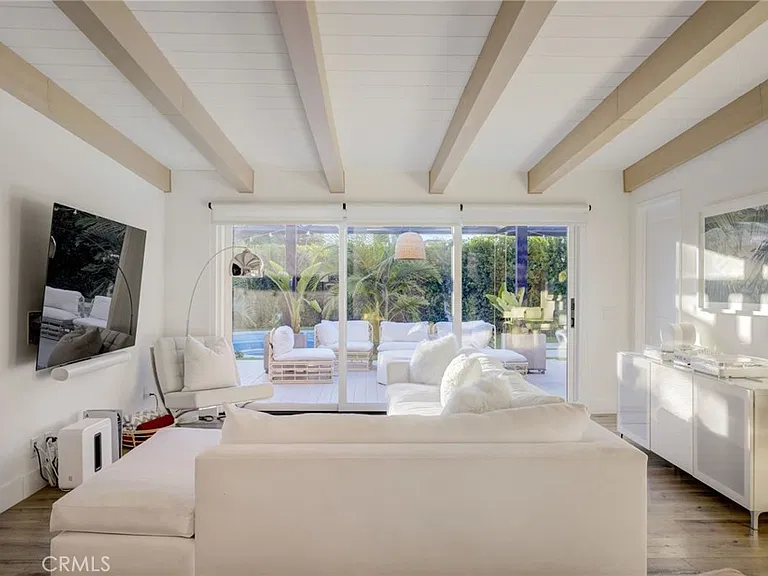 8161 Encino Ave — Photo 27