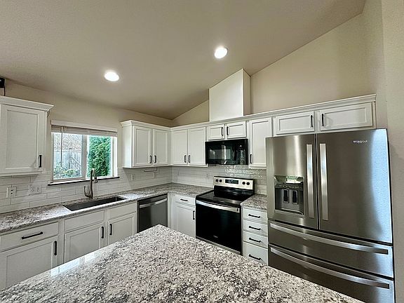 2nd image of 4313 Roxanna Loop SE