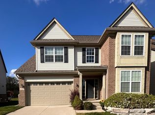 4769 N Stonegate Cir, Orion, MI 48359