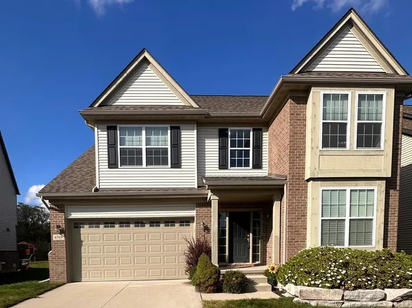 4769 N Stonegate Cir, Orion, MI 48359