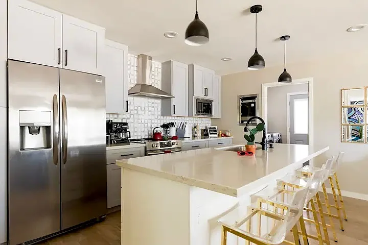 1450 E Hoover Ave — Photo 15
