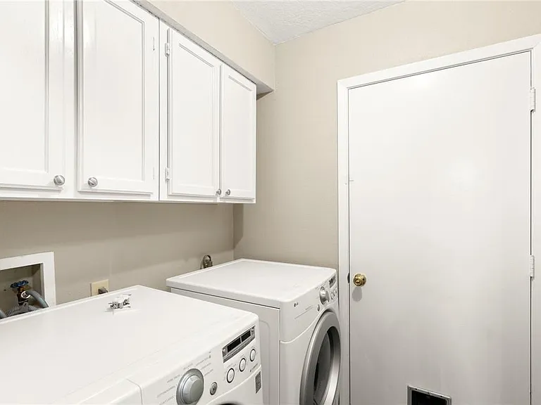9708 Moorberry St — Photo 23