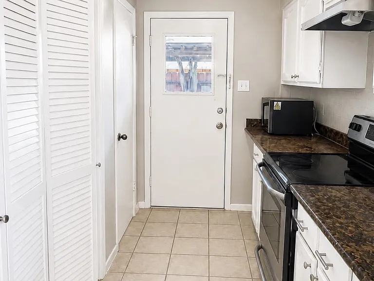 7854 Green Lawn Dr #7854 — Photo 9
