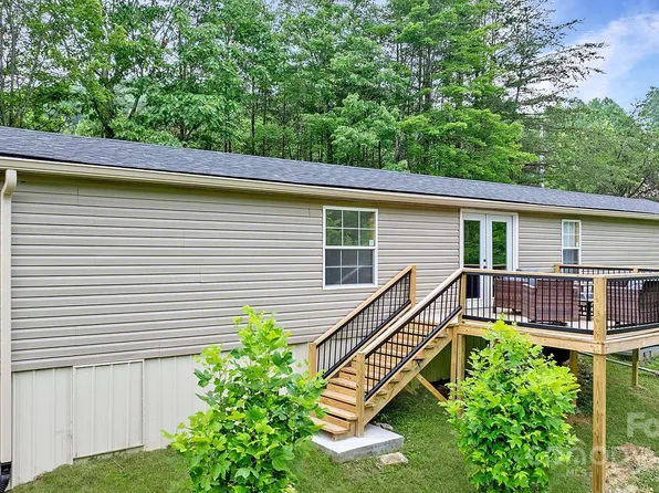 8692 Lambs Way, Connelly Springs, NC 28612