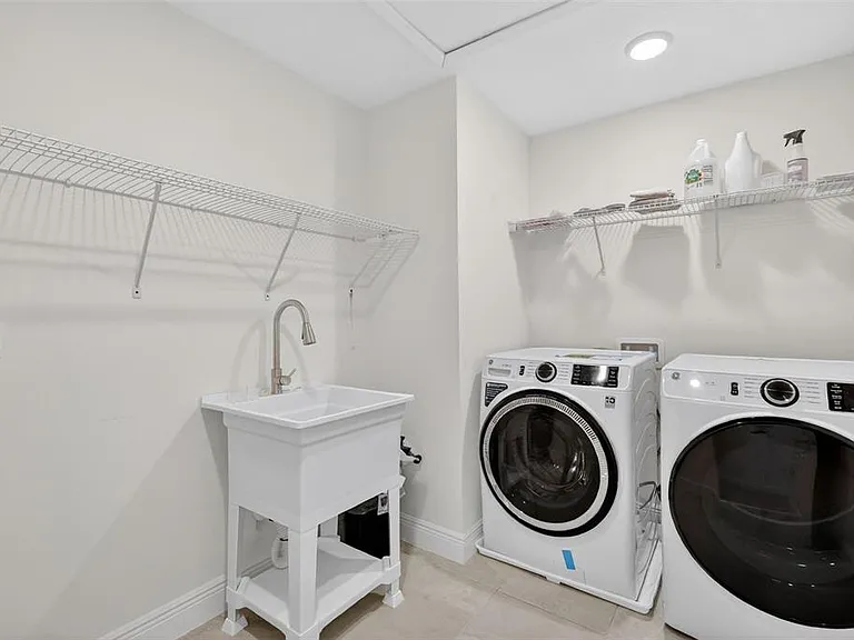 6070 Sierra Crown St — Photo 29