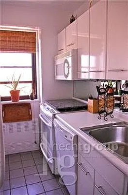 Rented by Hecht Group | media 16