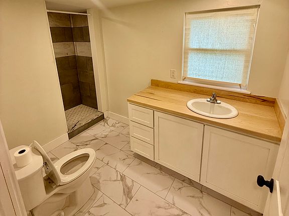 4th image of 473 Walden Rd #102