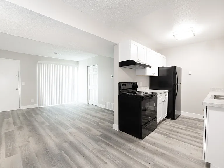 Parkview Apartments — Photo 10