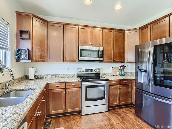 5th image of 6030 Ulysses Ave
