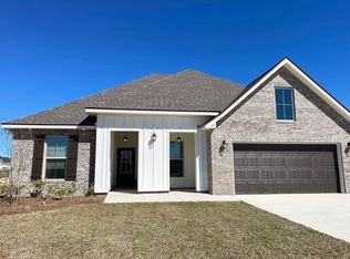 37 Hydrangea Blvd, Freeport, FL 32439