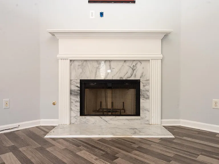 811 Sugar Oak Ln — Photo 5
