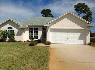 1549 SE Cambridge Dr, Port Saint Lucie, FL 34952