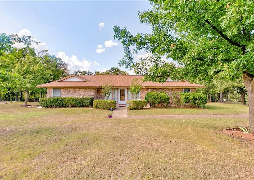 1st image of 212 Roaring Springs Dr