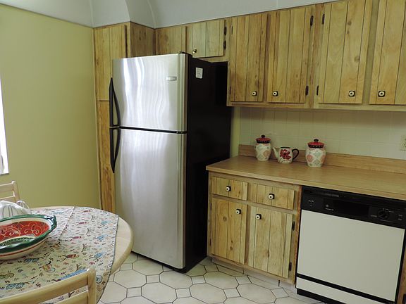 4th image of 5800 Fernley Dr W APT 27