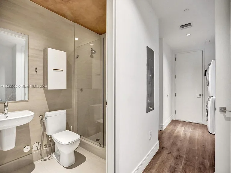 3250 NE 188th St #207 — Photo 54