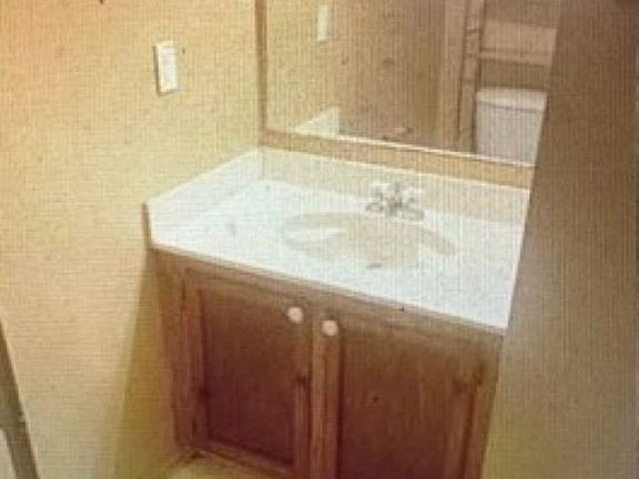 2nd image of 810 Meadow Glen Ave APT A