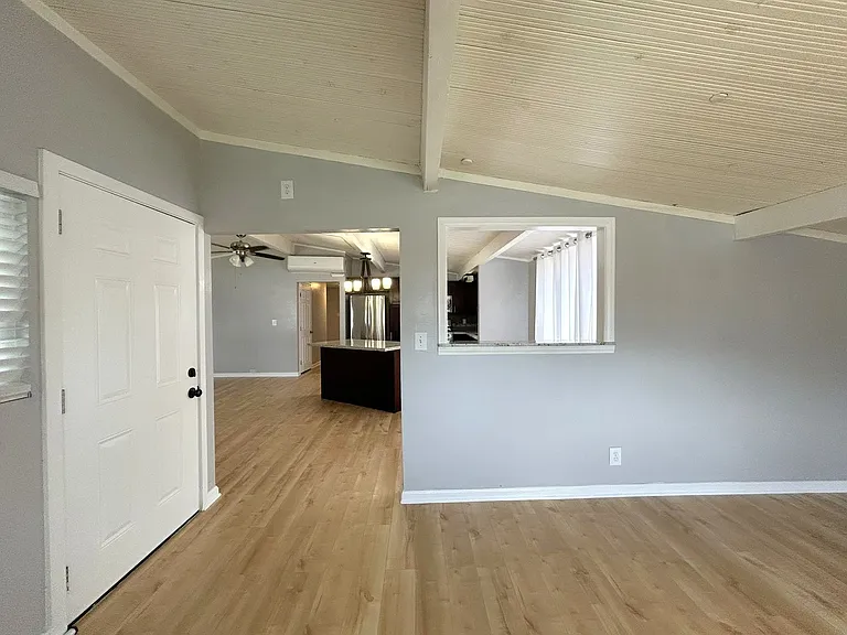 948 Barbra Ln — Photo 8