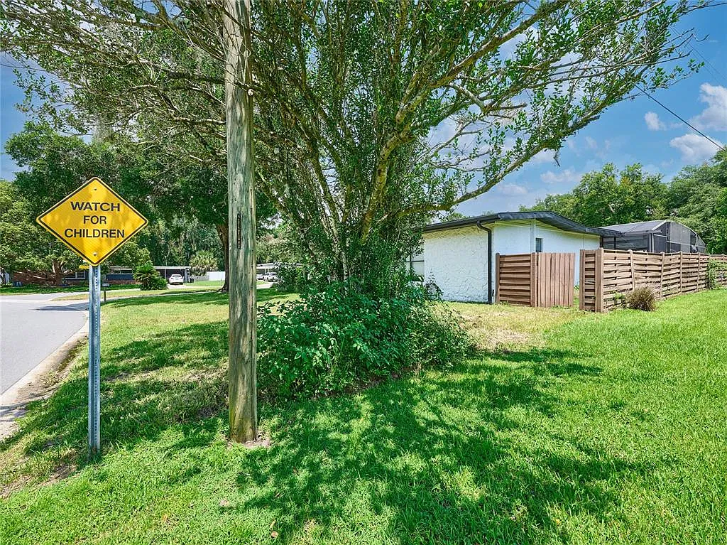 5 bed, 3.5 bath, 2226 sqft, $2,200 — Photo 3