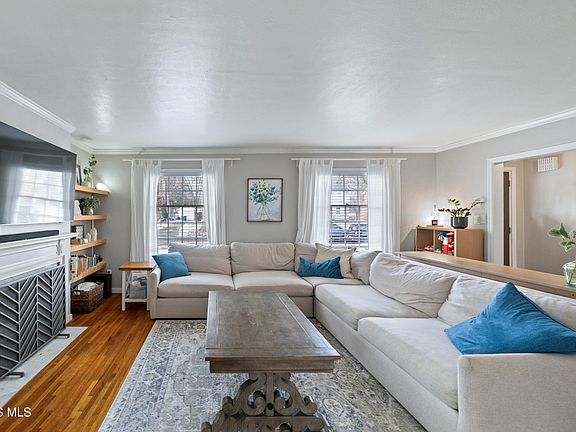 4th image of 2804 Goddard Rd