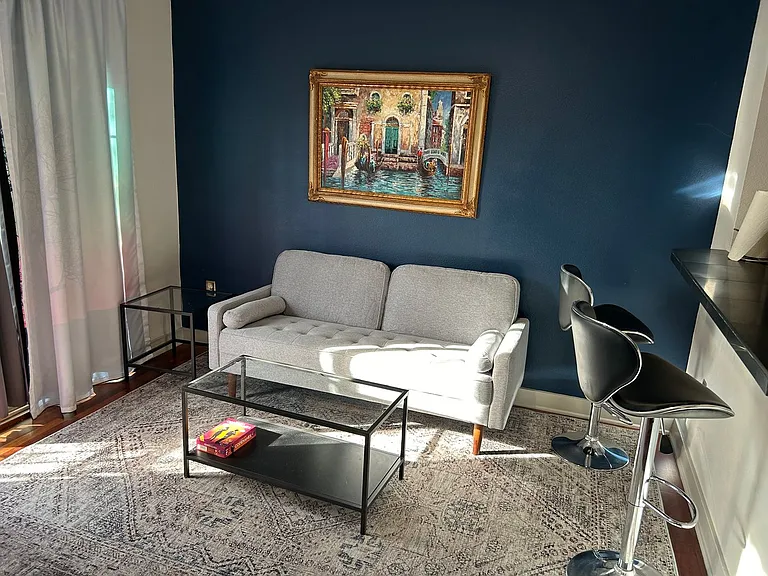 Maxwell condos — Photo 2