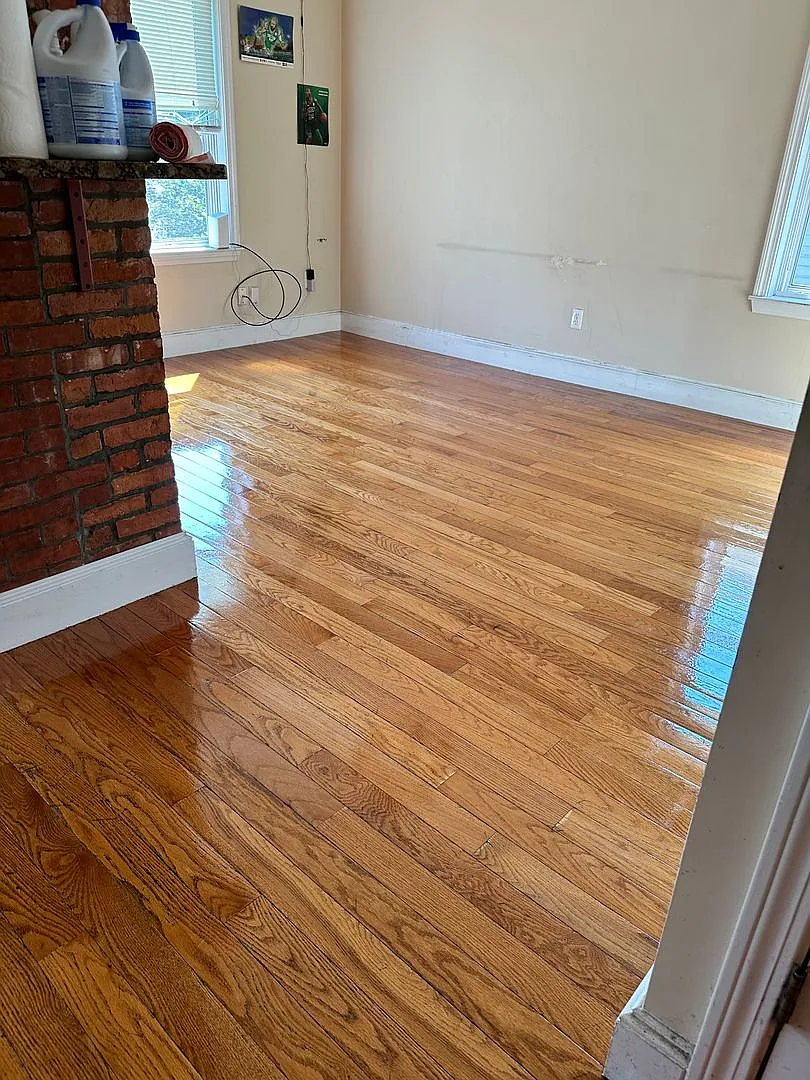 3bed unit in Roxbury is available on 9/1 — Photo 1