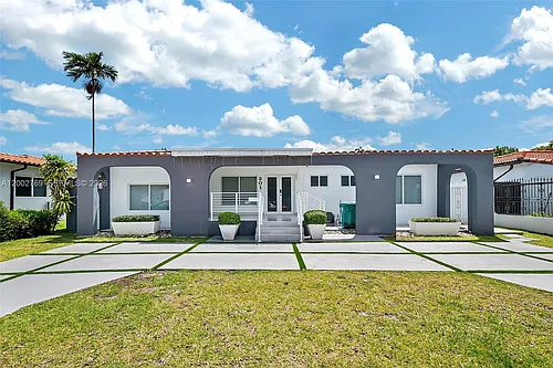 301 SW 30th Ct Photo 1
