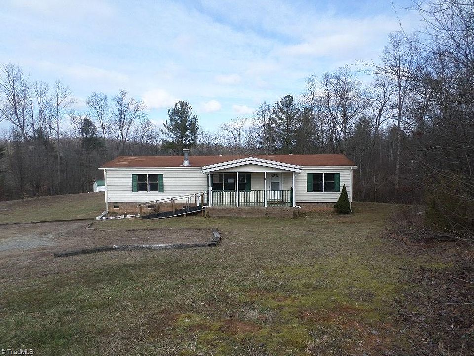 1st image of 210 Red Oak Ln