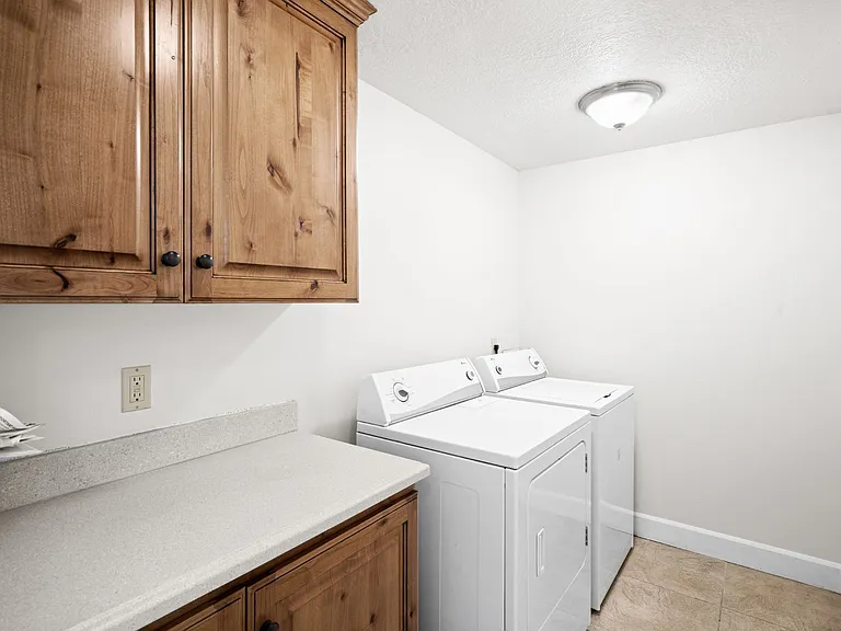 947 W 1010th St N #406 — Photo 12