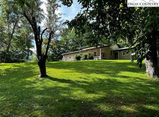 650 Roundabout Rd, Creston, NC 28615