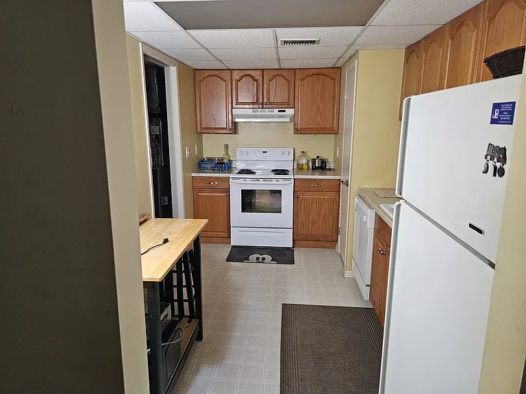 18305 University Park Dr — Photo 2