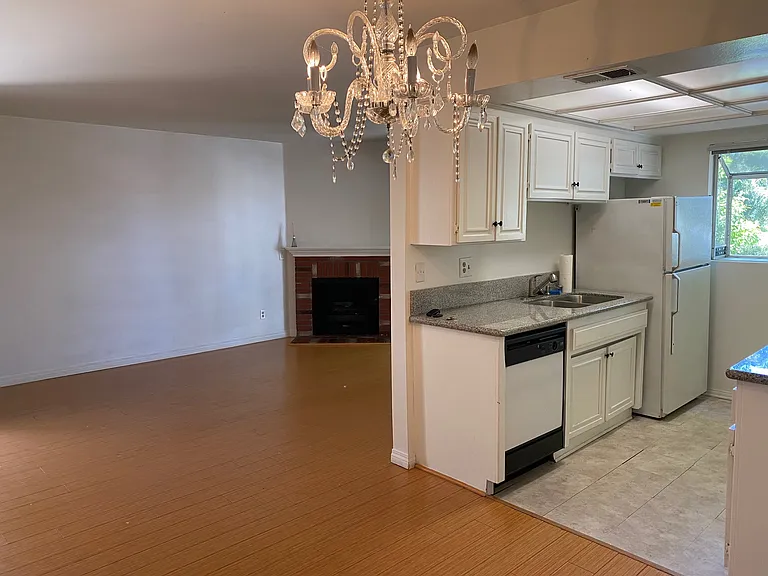 14116 Tiara St #6 — Photo 7
