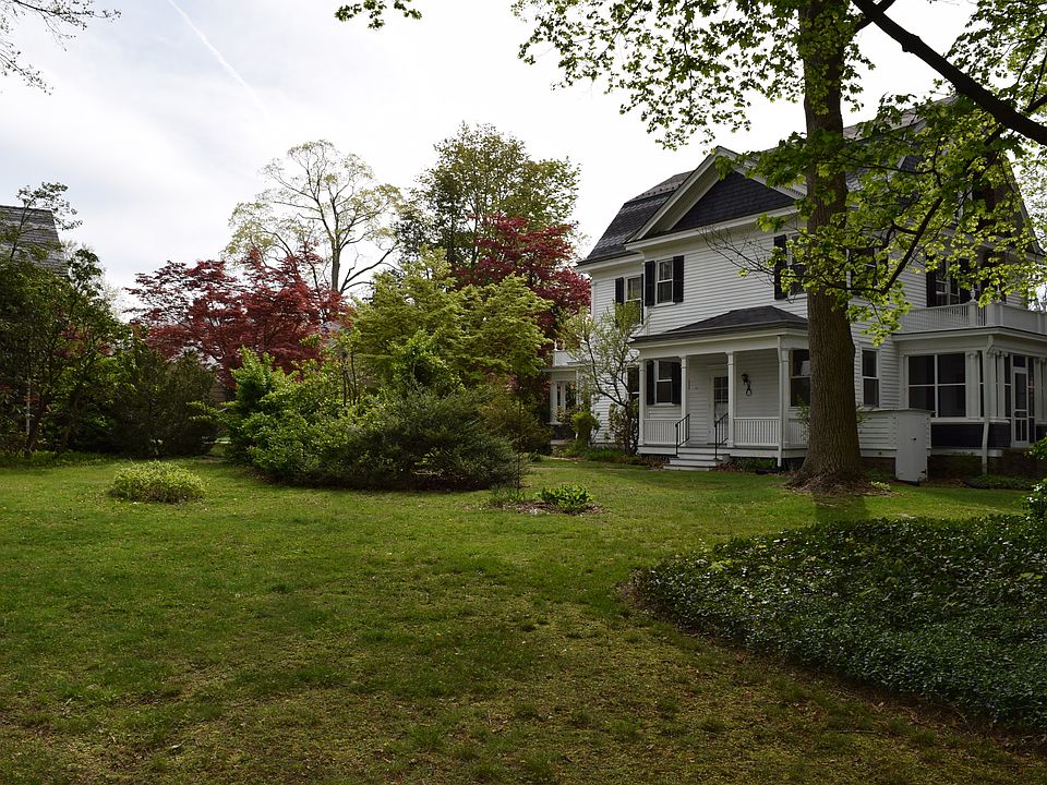 513 S Main St, Hightstown, NJ 08520 Zillow