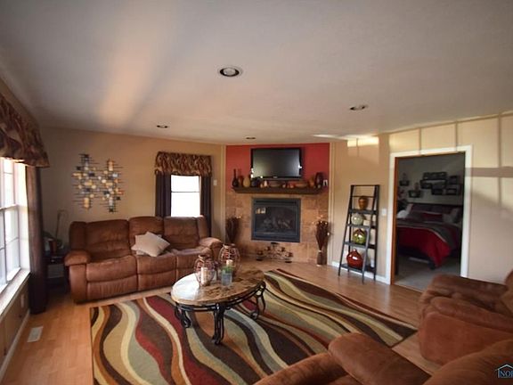 4th image of 416 Ravenwood Dr
